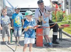  ?? FOTO: ISABEL KUBETH DE PLACIDO ?? Auf dem Bodolzer Kinderfest haben die Kinder jede Menge Spaß bei den Spielen.