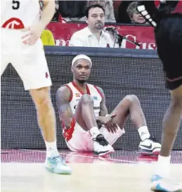  ?? MIGUEL ÁNGEL GRACIA ?? McFadden, sentado durante el duelo ante el Chemnitz en FIBA Europe Cup.