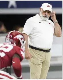  ?? (NWA Democrat-Gazette/Charlie Kaijo) ?? Former Arkansas Razorbacks defensive coordinato­r John Chavis has been hired as an assistant youth football coach in Knoxville, Tenn.