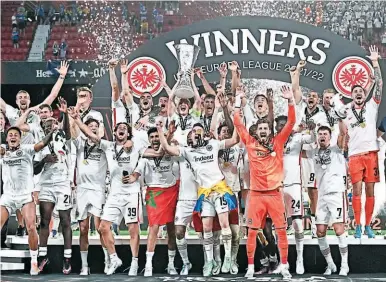  ?? ?? Eintracht dejó en el camino al Barcelona y al West Ham para llegar a la final y ser campeón.