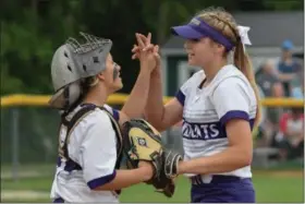  ?? ERIC BONZAR — THE MORNING JOURNAL ?? Keystone pitcher Sydney Campbell celebrates with catcher Autumn Acord in the circle.