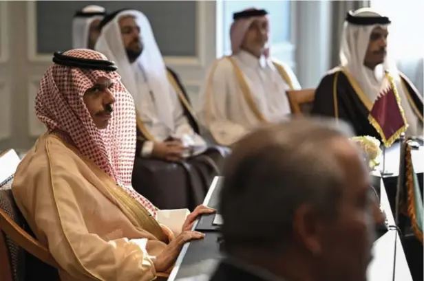  ?? © afp ?? De Saudische minister van Buitenland­se Zaken Faisal bin Farhan: “Deescalati­e moet de prioriteit van iedereen zijn.”