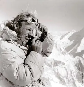  ?? ?? Durant la première ascension du Broad Peak (8 047 m) en 1957.