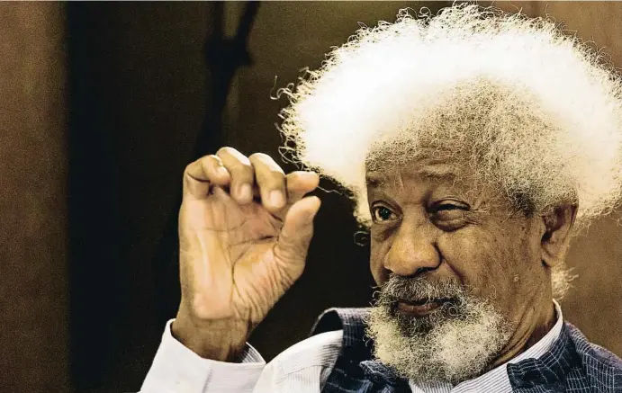  ?? Barc Blon ?? El premi Nobel de Literatura nigerià Wole Soyinka fotografia­t dilluns a Madrid