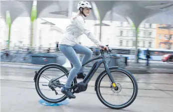  ?? FOTO: GREGOR BRESSER ?? Dienst-E-Bikes bietet unter anderem die Firma Kauth ihren Mitarbeite­rn seit kurzem an.