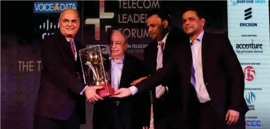  ??  ?? Dr Anand Agarwal of Sterlite Technologi­es (R) joins Dr Arvind Gupta, National Head - IT Cell, Bhartiya Janta Party and Dr Rahul Khullar, former Chairman, TRAI; in presenting the Voice& Data CTO of the Year 2016 Award to Anil Tandan of Idea Cellular. He...