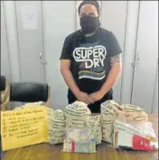  ?? HT PHOTO ?? Main accused Akshinder Singh with the contraband recovered from him in Tarn Taran on Tuesday.