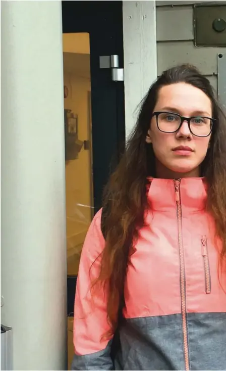  ??  ?? GIR OPP: Linda Kukula (25) fra Grimstad gir opp å få fastlege i hjembyen etter å ha stått på venteliste i ett år og kun rykket