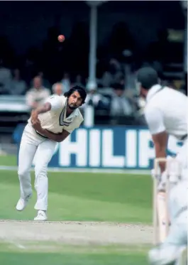  ?? THE HINDU PHOTO LIBRARY ?? Getting it right: Sandeep Patil bowls against Australia at Trent Bridge during the 1983 World Cup. “The challenge was to try and imbibe my dad’s attitude,” says Chirag Patil.
