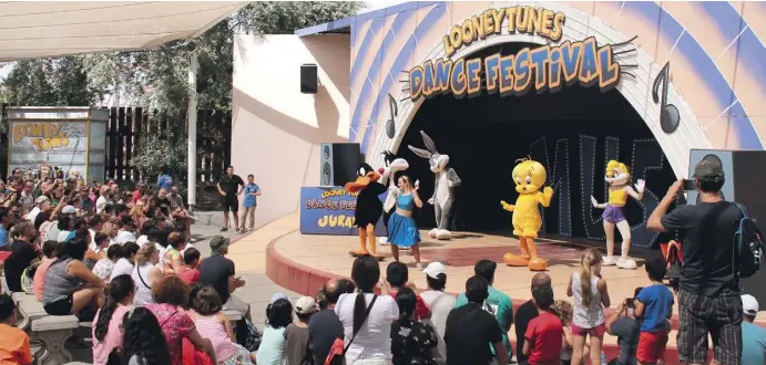  ?? Fotos: J. Nieto/E. Albiol ?? Bugs Bunny, Duffy Duck und Co.: Beim „Dance Festival“sind die Cartoon-Figuren der Looney Tunes zusammen auf der Bühne zu erleben.