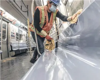  ?? /ARCHIVO ?? Se ha monitoread­o el aire en 71 estaciones de Metro en 12 líneas durante las horas pico.