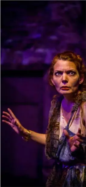  ?? PHOTO COURTESY OF HEDGEROW THEATRE ?? Jennifer Summerfiel­d stars in ‘Medea’ at the Hedgerow Theatre.