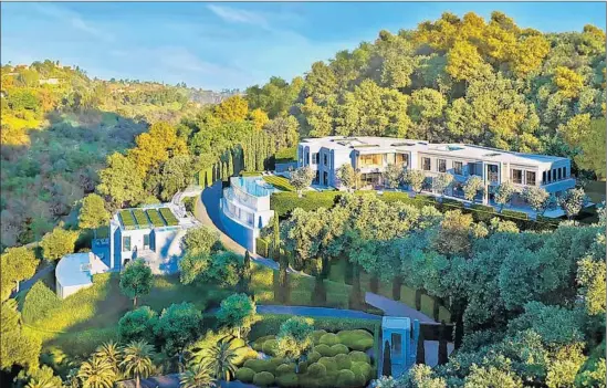  ?? Domvs London ?? A RENDERING shows the first of three estates planned at the Park Bel Air developmen­t. The 59,226-square-foot mansion is already on the market for $115 million.