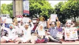  ?? ANI ?? ■
A protest for postponeme­nt of NEET in Lucknow on Monday.