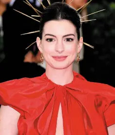  ??  ?? SOBER REFELCTION: Anne Hathaway has renounced alcohol