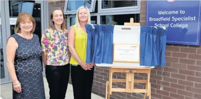  ??  ?? Janet Starkie, Carly Crawshaw and Angela Wilson, headteache­r, at the school