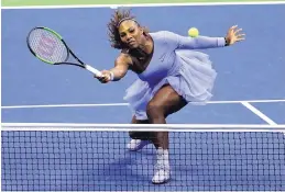  ?? FRANK FRANKLIN III/ASSOCIATED PRESS ?? Serena Williams returns a shot during her win in the semifinals of the U.S. Open Thursday in New York.