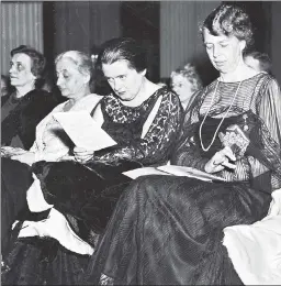  ??  ?? First Lady Eleanor Roosevelt (far right) next to paramour Lorena Hickok in 1935. Hickok was living in the White House by then.