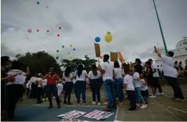  ?? OJO POR OJO ?? Soltaron globos pero los recuerdos de las víctimas siguen intactos.