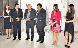  ??  ?? Nueva sala. Ejecutivos de Banco Davivienda Salvadoreñ­o inauguraro­n la sala premium en la agencia Santa Elena.