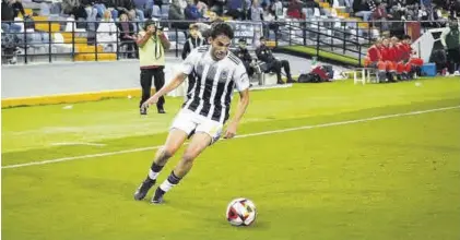  ?? JOTA GRANADO ?? Fidel Ibáñez, durante un lance del último partido ante el Illescas.