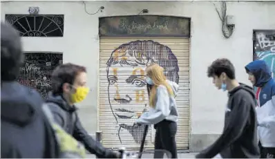  ?? Sergi Conesa ?? Una de las persianas del Heliogàbal, en el barrio de Gràcia de Barcelona.