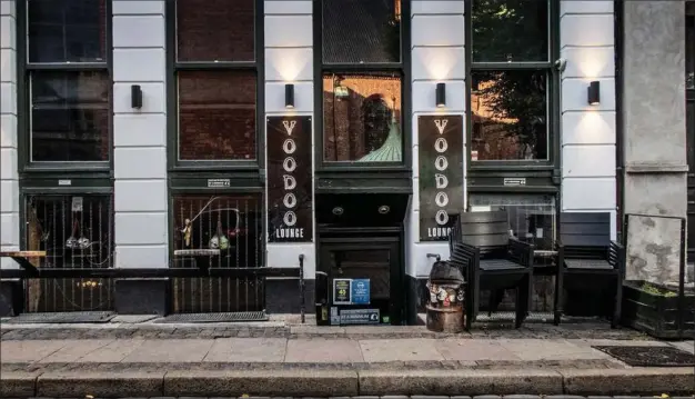  ?? FOTO: HENNING HJORTH ?? Det voldsomme overfald skete uden for baren Voodoo Lounge Rockbar på Valkendorf­sgade 22 i København.