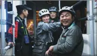  ??  ?? The new season of the documentar­y series 72 Hours China continues its exploratio­n of the country’s urban life. Scenes include a 33-yearold teahouse (above right and top) in Chongqing and passengers on a night bus in Beijing.