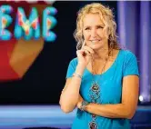  ??  ?? Conduttric­e Licia Colò (55 anni) in «Il mondo insieme»