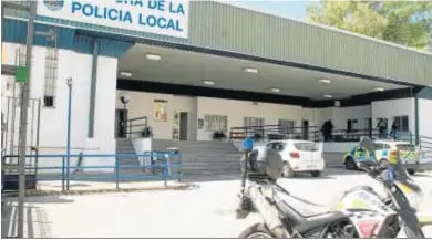  ?? ANDRÉS MORA ?? Una imagen del edificio de la Jefatura de la Policía Local, cuyo sindicato mayoritari­o pide soluciones.