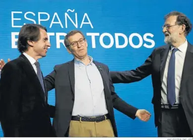  ?? KAI FOSTERLING / EFE ?? Aznar, Feijóo y Rajoy, juntos en la 26 Intermunic­ipal del PP en Valencia.