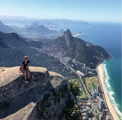  ??  ?? Ganz oben, am Pedra da Gávea, hat man den besten Blick auf Rio de Janeiro.