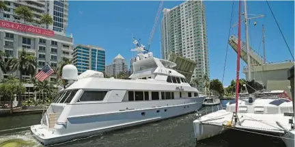  ?? JOHN MCCALL/SOUTH FLORIDA SUN SENTINEL ?? Fort Lauderdale plans to hold a workshop about the addition of more docks, and how that may be making waterways harder to navigate, especially as boats get bigger.