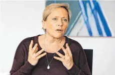  ?? FOTO: ROLAND RASEMANN ?? Kultusmini­sterin Susanne Eisenmann (CDU) muss im kommenden Schuljahr mit weniger Geld auskommen.