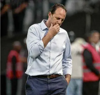  ?? Eduardo Anizelli/Folhapress ?? O técnico do São Paulo, Rogério Ceni, durante a segunda partida da semifinal do Paulista