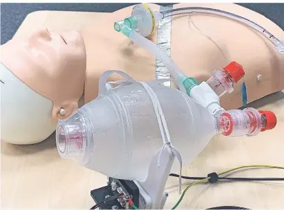  ?? FOTO: RWTH ?? Medizinisc­he Hilfe für den Notfall: eine Beatmungs-maske aus dem 3D-drucker.