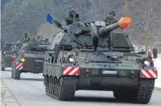 ?? ARCHIVFOTO: GERARDS ?? Eine Panzerhaub­itze 2000: Artillerie­geschütze dieses Typs wollen die Niederland­e in die Ukraine liefern, die Bundeswehr soll die Ausbildung der ukrainisch­en Soldaten übernehmen.