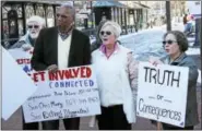  ?? KATE RAMUNNI -- NEW HAVEN REGISTER ?? Protesters seeking action on reports of meddling by Russians in the American election voice their concerns.
