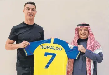  ?? FOTO: AFP ?? Künftig in Gelb-Blau: Cristiano Ronaldo wechselt zu Al-Nassr FC in Saudi-Arabien.