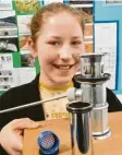  ??  ?? Ihre Mikroplast­ik-Filter hat Zoe Prillwitz, 12, extra drucken lassen.