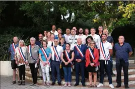  ??  ?? Le conseil municipal est maintenant officielle­ment installé. Jean-Claude Félix espère un mandat plaisant.