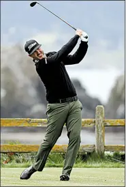  ?? AP/MATT YORK ?? Scott Piercy watches his tee shot on the 18th hole during the first round of the U.S. Open on Thursday in Pebble Beach, Calif. Piercy bogeyed the 18th hole but raced to 5-under par in the first six holes and finished with a 4-under 67.