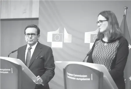  ?? FOTO: ARCHIVO ?? Ildefonso Guajardo Villarreal, Secretario de Economía y Cecilia Malmström, la Comisaria de Comercio de la Unión Europea.
