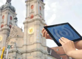  ?? FOTO: STADT ST. GALLEN ?? St. Gallen soll die digitale Pilotkommu­ne der Schweiz werden – im Hintergrun­d das Kloster.