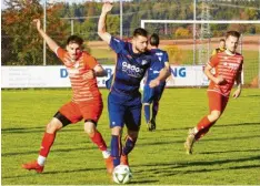  ?? Foto: Melanie Nießl ?? Praktisch immer den berühmten Schritt schneller am Ball waren die Günzburger (hier der zweimalige Torschütze Maximilian Lamatsch) in Affing.