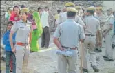  ?? HT PHOTOS ?? Kamlesh Regar on a mare in Bundi. (Right) Policemen guard Kamlesh’s house in Bundi district of Rajasthan on Sunday.