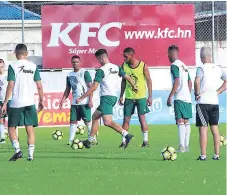  ??  ?? TRABAJO. El Platense entrenó ayer con normalidad en el estadio Excélsior, de Puerto Cortés.