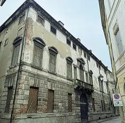  ?? ?? Il palazzo storico di proprietà di Ipab in vendita da tempo