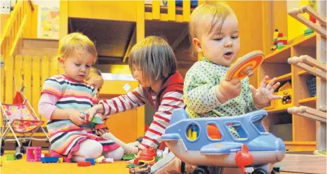  ?? FOTO: DPA ?? Immer mehr Kinder: Weingarten schafft mehr Plätze für die Kleinen.