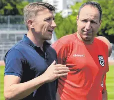  ?? FOTO: HÖRGER ?? Stephan Baierl (l.) und Trainer Holger Bachthaler waren bisher in unterschie­dlichen Rollen, aber gemeinsam zuständig für die Ulmer Mannschaft. Jetzt sind sie beide weg.